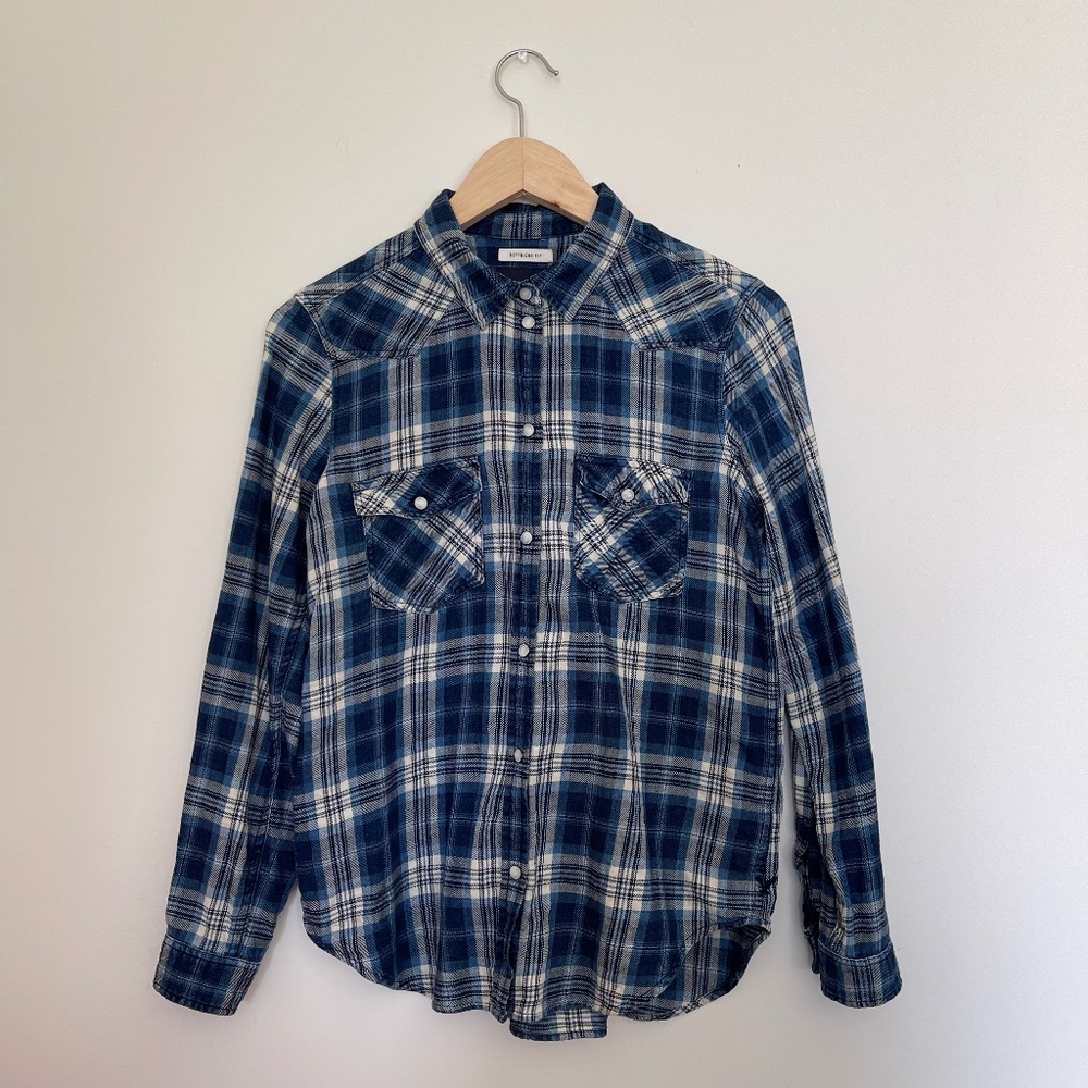 American Eagle Outfitters Women's Plaid Button Down Shirt. Blue/White. Size Smal